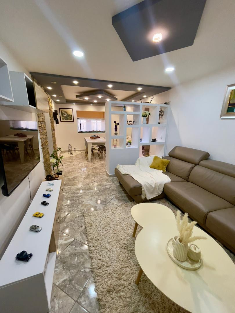 Une Très Belle Appartement F5 a vendre .