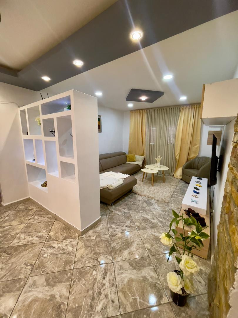 Une Très Belle Appartement F5 a vendre .