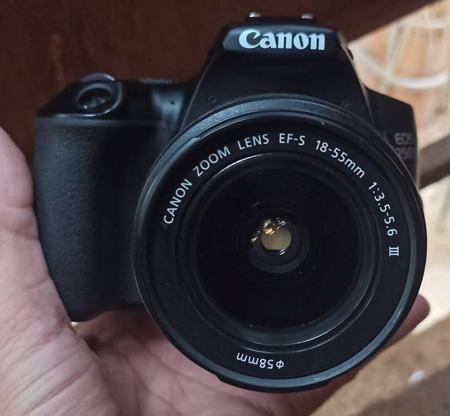 Canon 250D+18-55 3.7k click