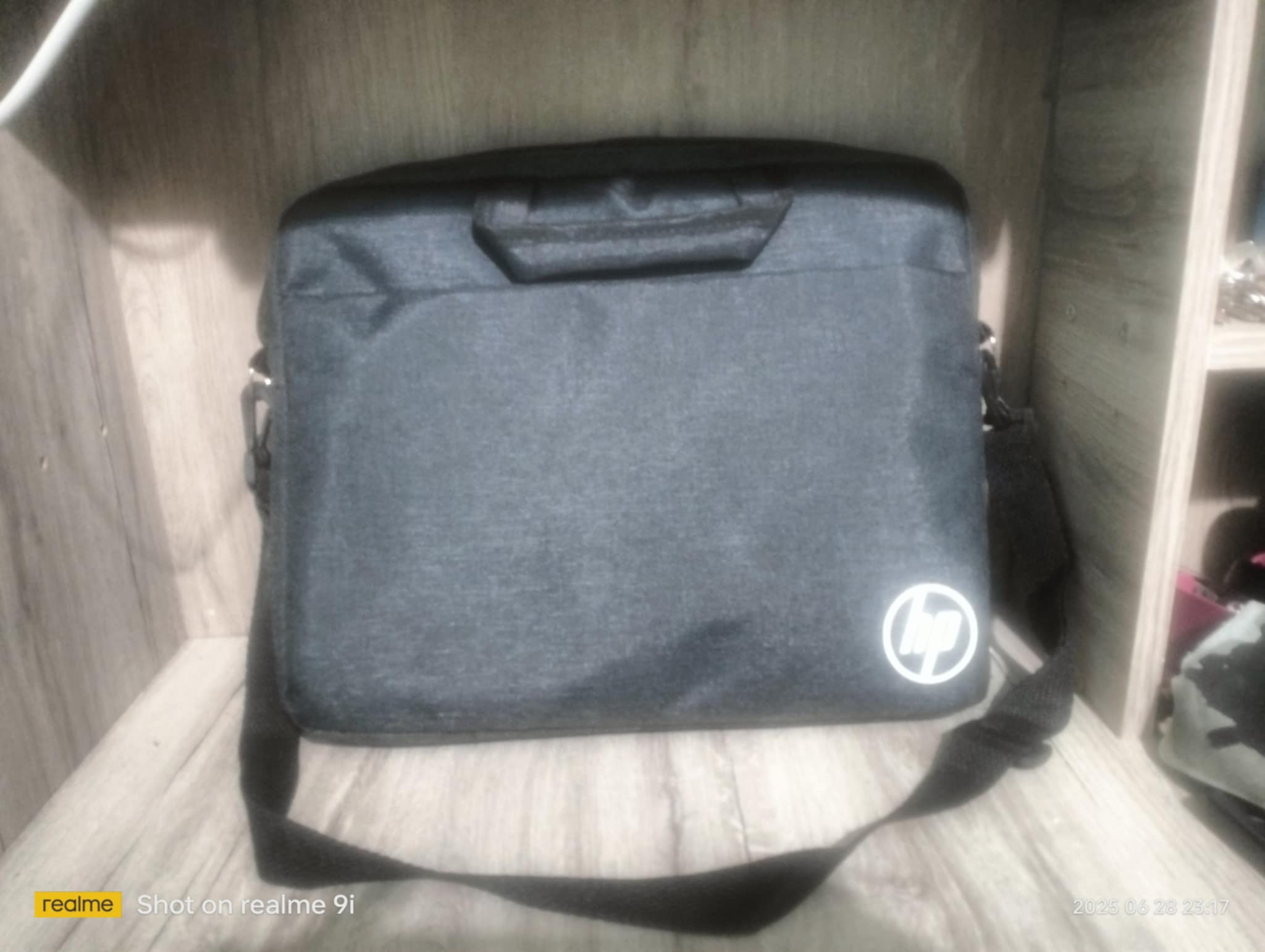 حاسوب من شركة hp.اسمه:hp pro book x360 11 g1 ee.