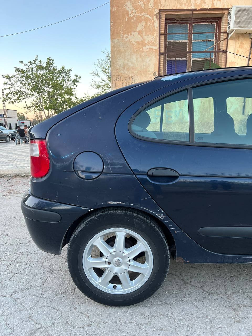 ميڤان ايصونص لابسا جديدة مام كولار