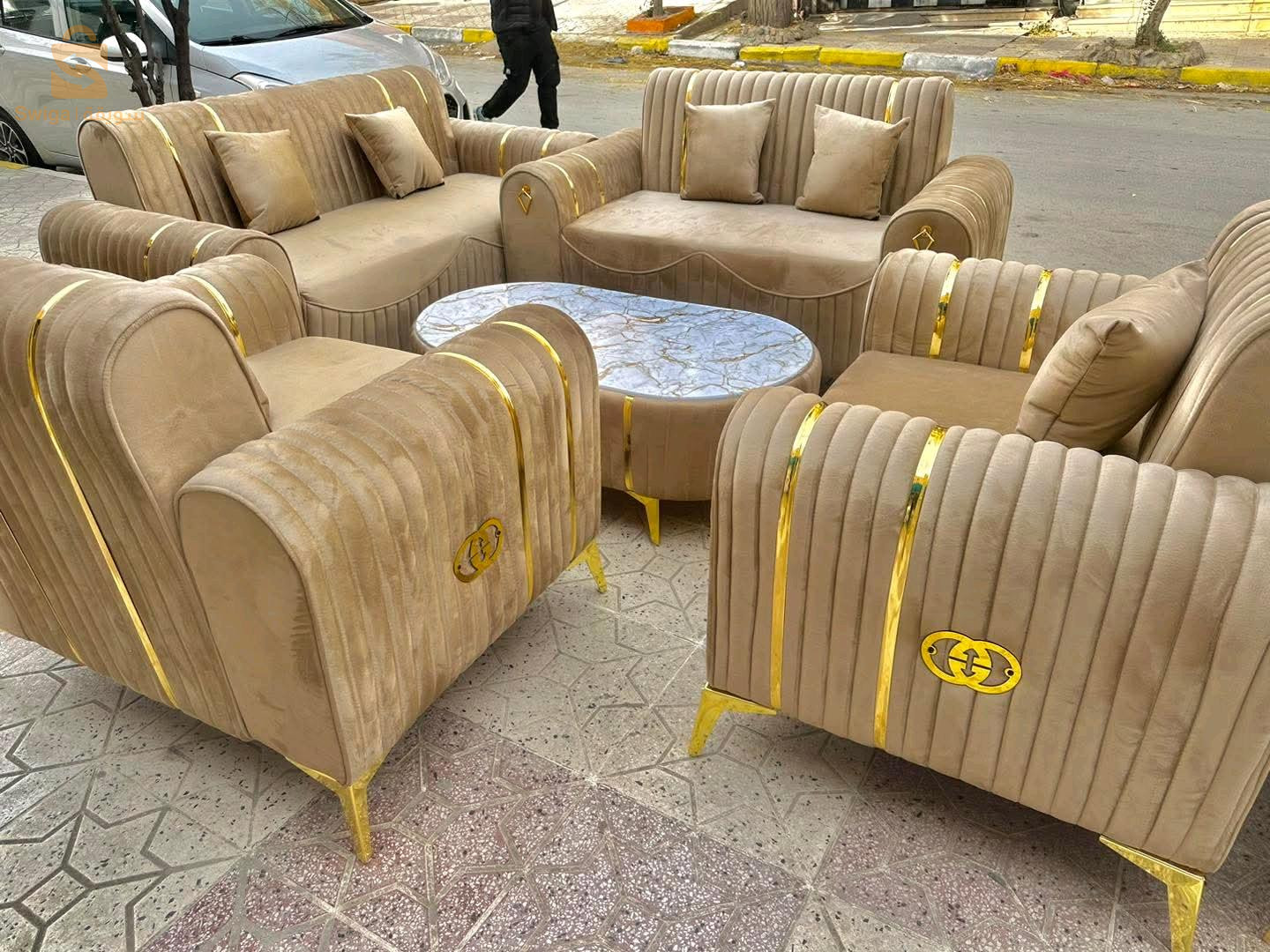 مرحبا بكم صالون معا طابل باز  توصيل مجاني جميع الالوان متوفرة زربية هدية