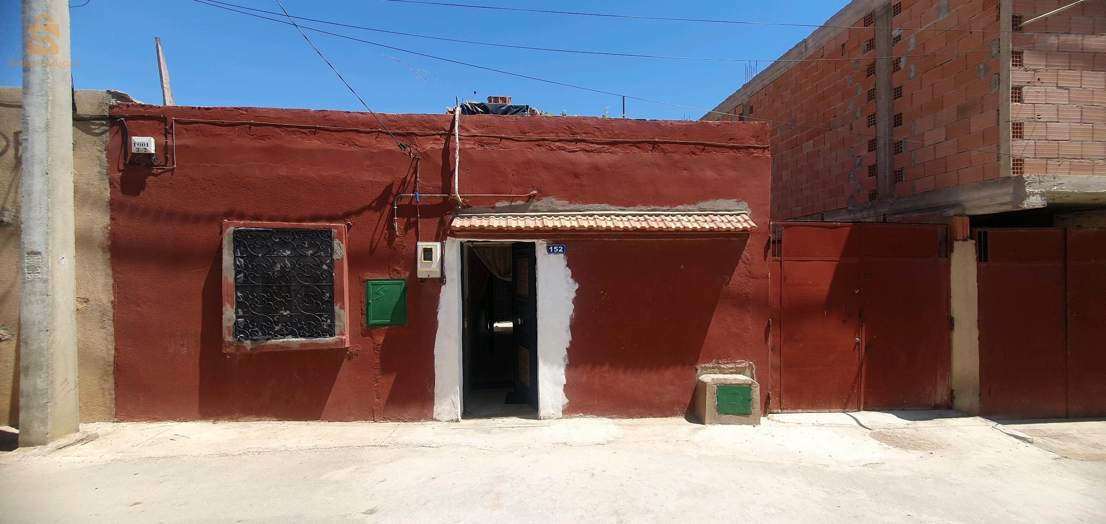 حي تونسي 120مسكن اغلال فيها ثلاث غرف و كوزينة و حوش كبير