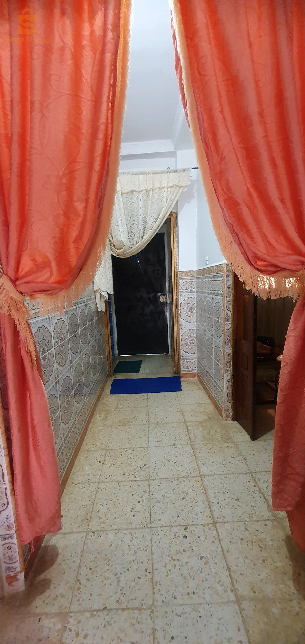 حي تونسي 120مسكن اغلال فيها ثلاث غرف و كوزينة و حوش كبير