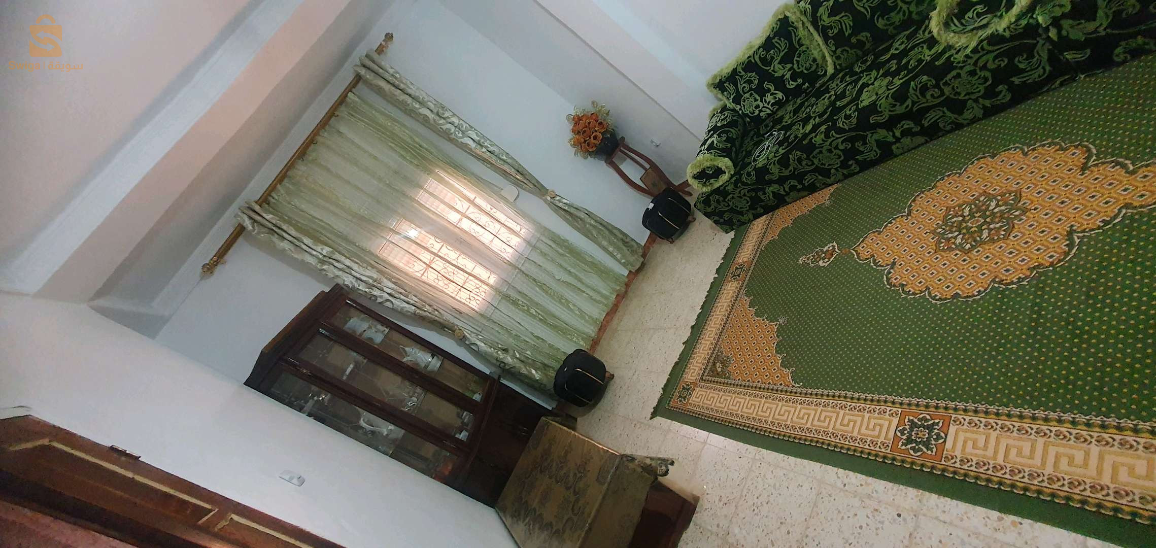 There are three rooms, a kitchen and a large courtyard