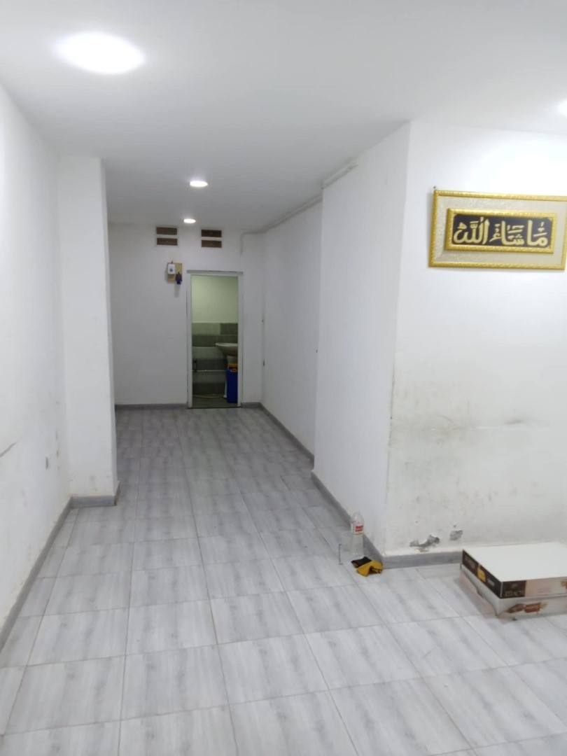 je mets en vente un local de 27m2 a el karma bien aménagé tle 0662 75 50 65