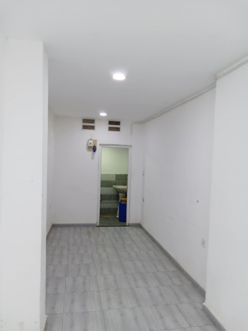 je mets en vente un local de 27m2 a el karma bien aménagé tle 0662 75 50 65