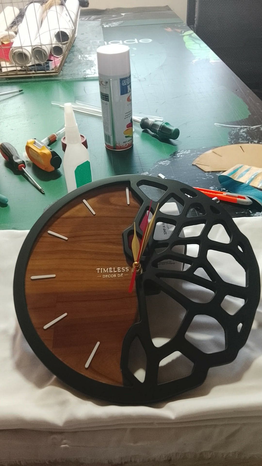 Horloge murale effet bois