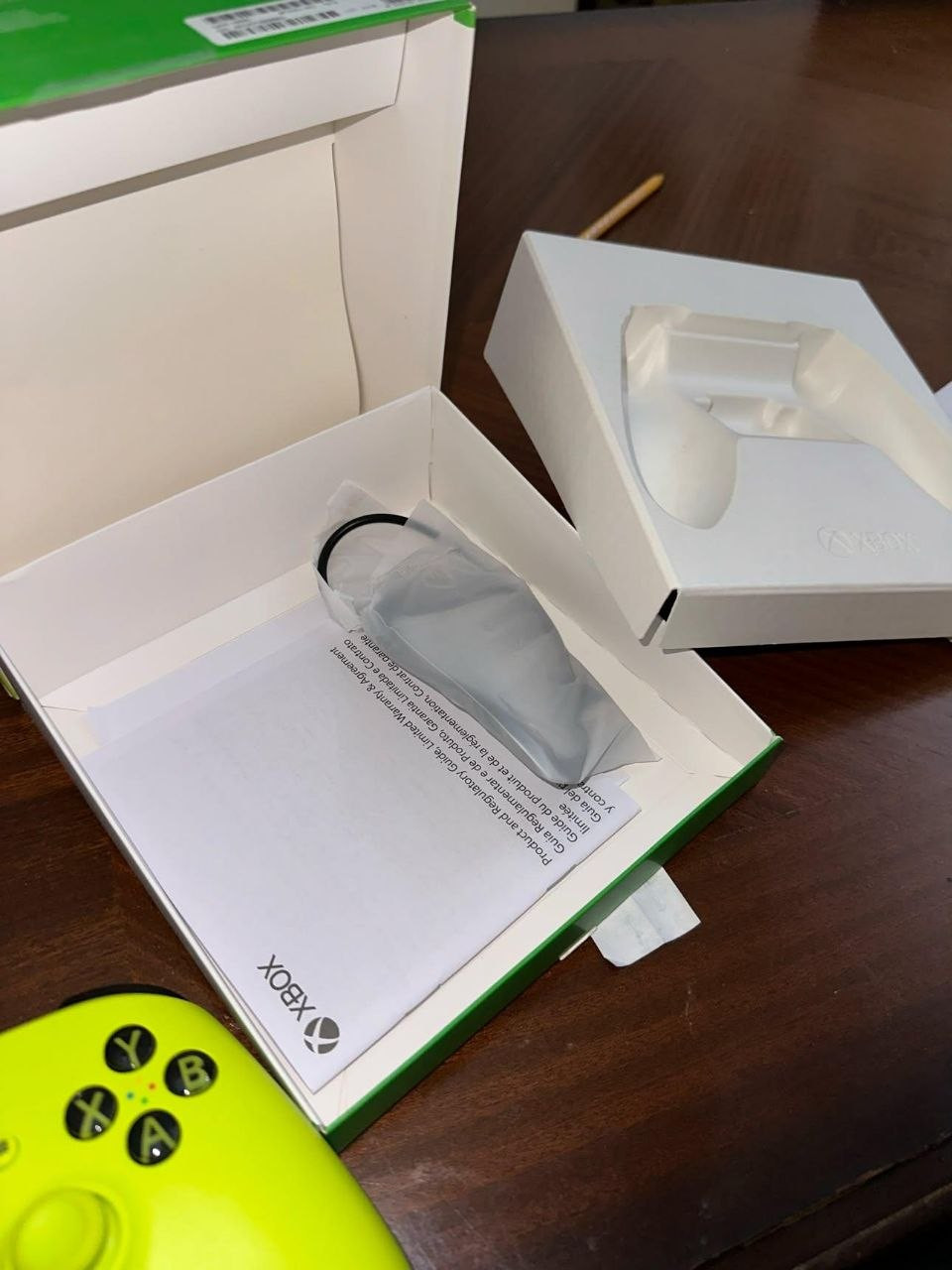manette xbox series s/x electric volt jamais utilisé