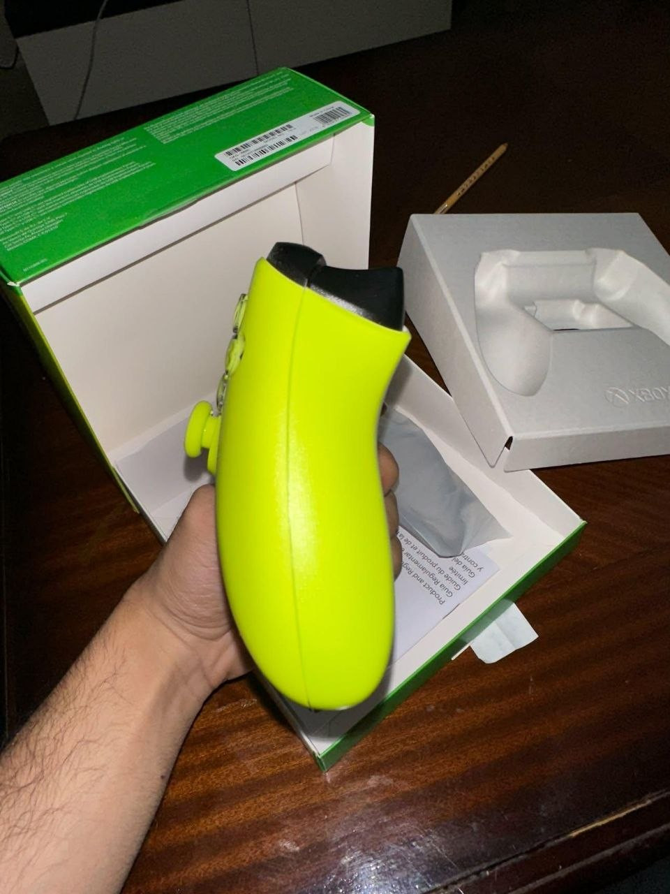 manette xbox series s/x electric volt jamais utilisé